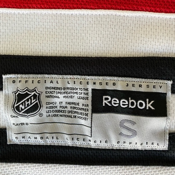 Chicago Blackhawks Reebok Home Jersey - Picture 4 of 7